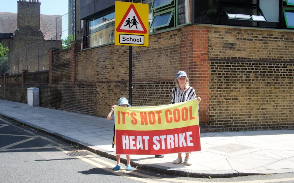 Heat Strike Poziva Na Štrajkove Zbog Toplotnih Talasa — 1.500 Vozača Autobusa Ustavilo Zbog Navodnih 50°C U Kabinama