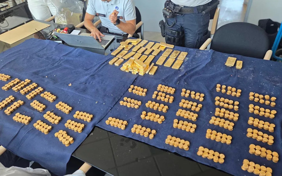 Neverovatan nalaz u Belgiji: Radnici pronašli zlato vredno oko £7,6 miliona sakriveno u zidu