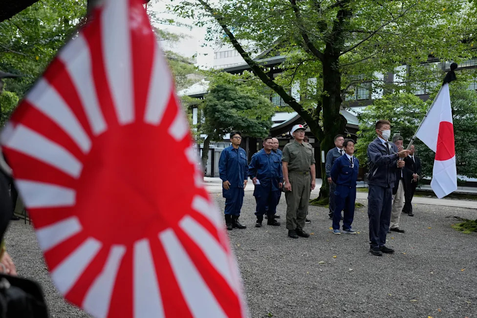 Takaichi Izostala Sa Yasukunija Na 81. Godišnjicu Kapitulacije — Koizumi I Zvaničnici LDP-a Posetili Hram