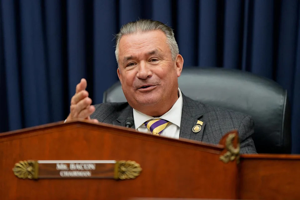 GOP Pressure Mounts on Trump to End Iran War as Midterms Near