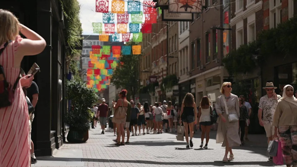 Soho Showdown: Mayor vs Westminster Over 'Vertical Drinking' and Nightlife Control