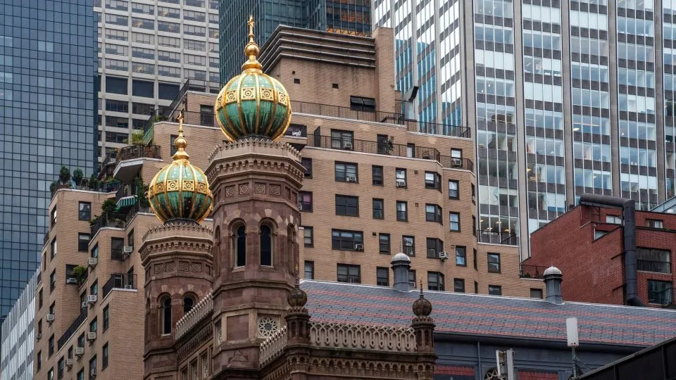 Bronx Man Arrested on Hate-Crime Charges After Disrupting Shabbat Service at Central Synagogue