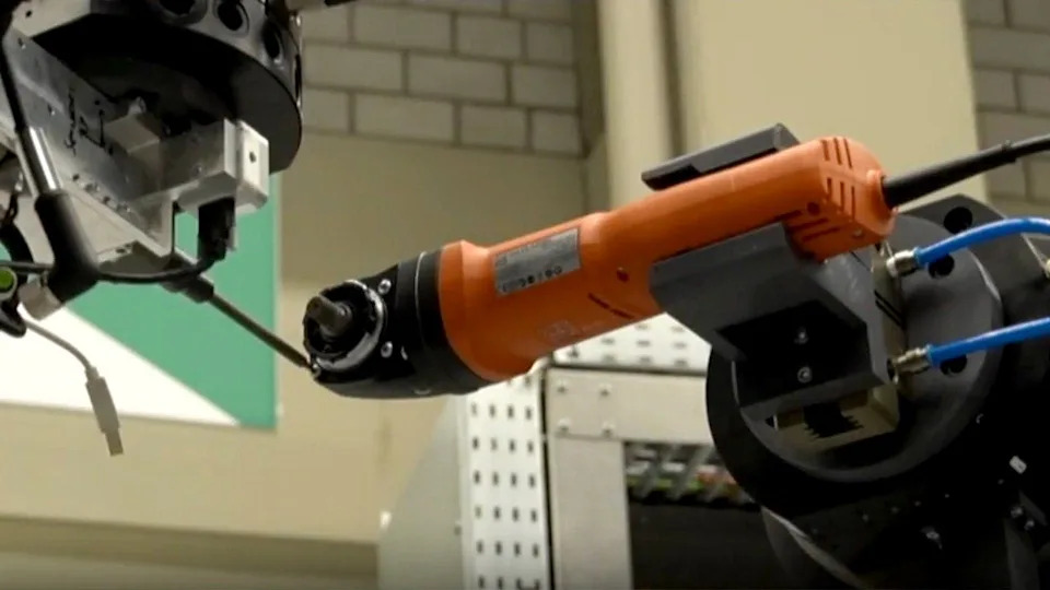 Pametni Robot Rastavlja Pokvarene Mašine — Adaptivna Demontaža Uz POMDP