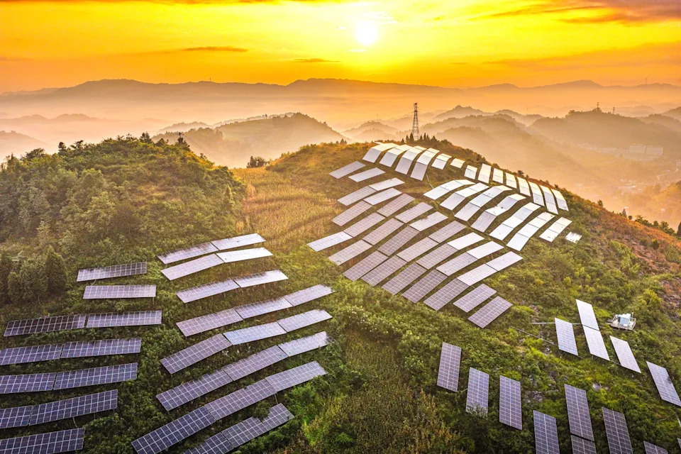 Višak kineske obnovljive energije: 360 TWh bačeno — dovoljno da napaja Veliku Britaniju više od godinu dana