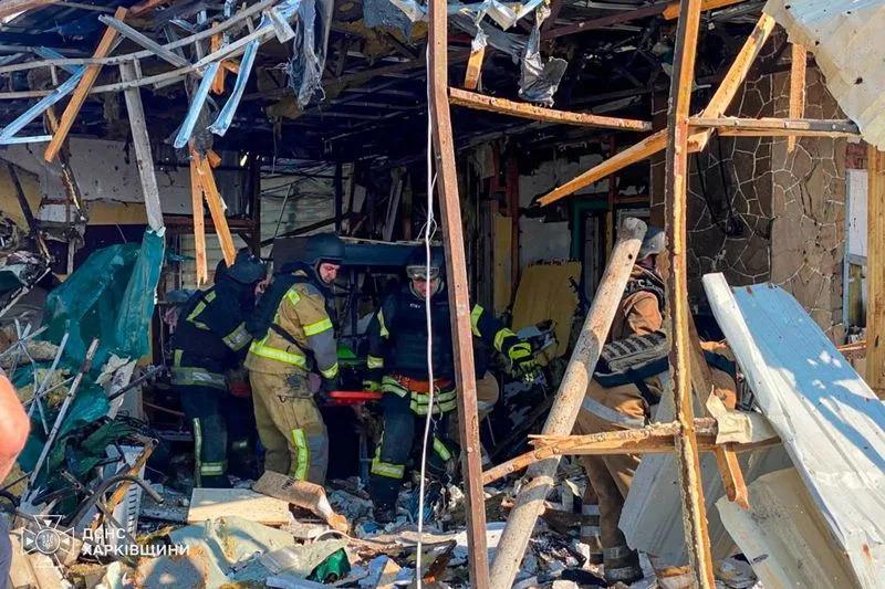 Ruski raketni napad u Pechenihyju ubio 10 ljudi, Zelenski najavio odgovor