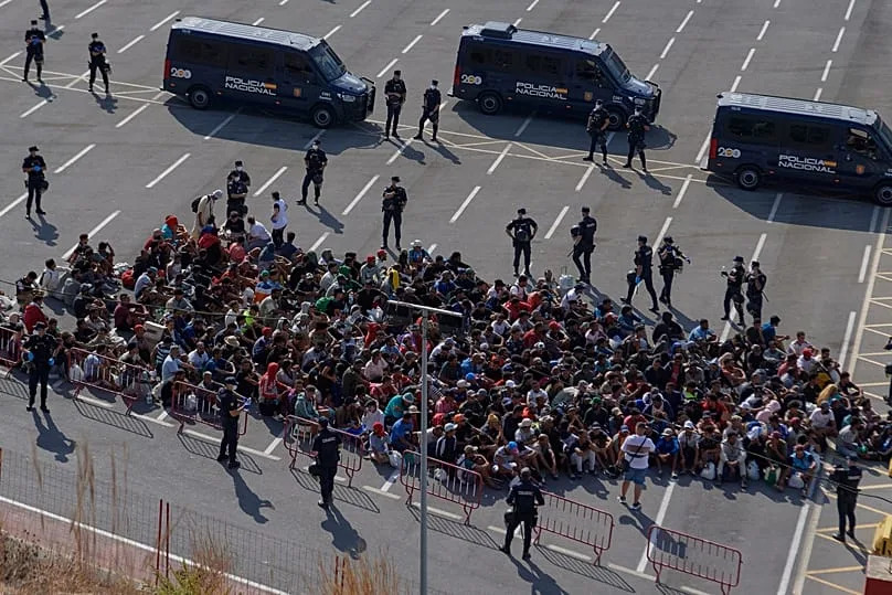 Španska operacija u Ceuti: migranti premešteni sa plaže u privremene prihvatne centre