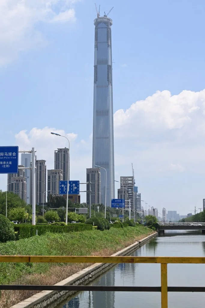 Tianjin 117 dobija najduže liftne usponе na svetu — Otis isporučuje 251 lift i pokretnih stepenica