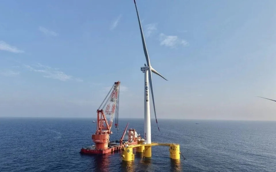 Britanija ulaže u plutajuće vetroparkove: 3.000 turbina, 30 GW i velike subvencije
