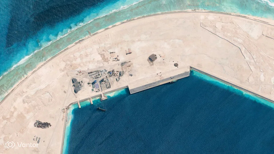 Kina Podigla Ogroman Veštački Otok na Antelope Reefu — Nova Faza Militarizacije Južnog Kineskog Mora