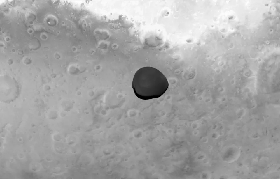 Deimos: Jedan udar asteroida mogao bi da sakrije drevne kratere ispod 120 m regolita