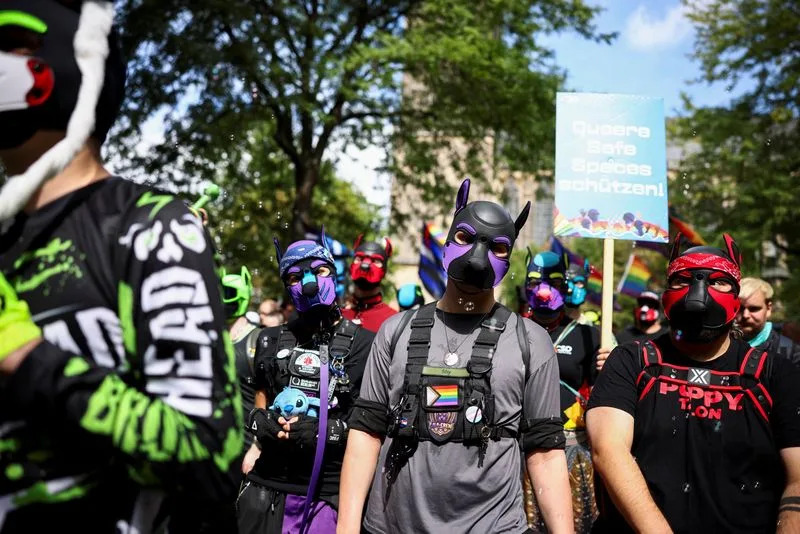 „Glasajte za ljubav“: Prajd u Magdeburgu ističe otpornost LGBT zajednice pred rastom AfD