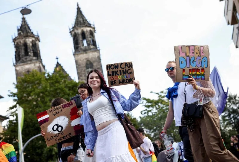 „Glasajte za ljubav“: Prajd u Magdeburgu ističe otpornost LGBT zajednice pred rastom AfD