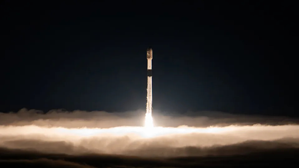 SpaceX stigao do 100. Falcon misije u 2026: 27 novih Starlink satelita u orbiti