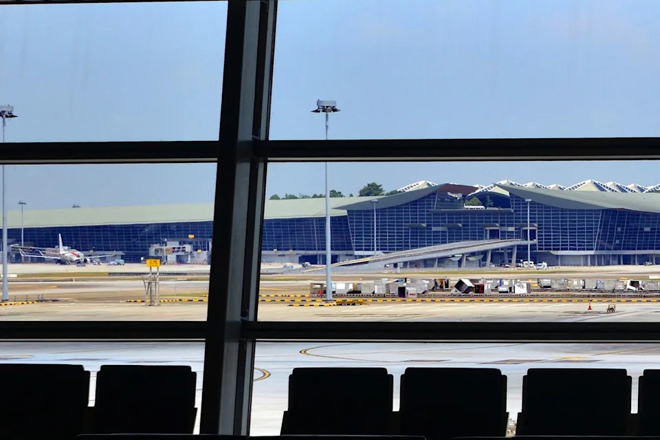 Telo Pronađeno U Komori Za Točkove Aviona Na KLIA Nakon Leta Iz Tokija