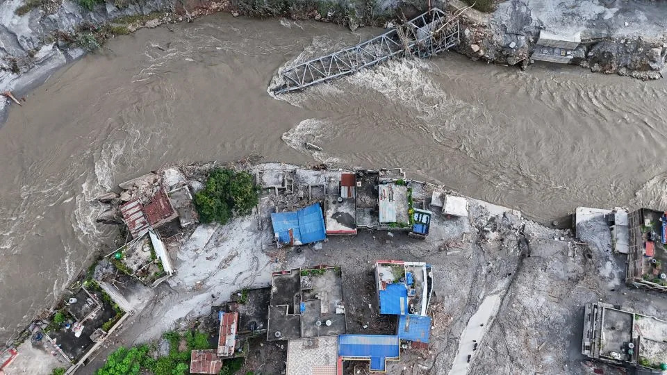 Katastrofa u Himalajima: Poplave na granici Kina–Nepal podvukle rizike megaprojekata i klimatskih promena