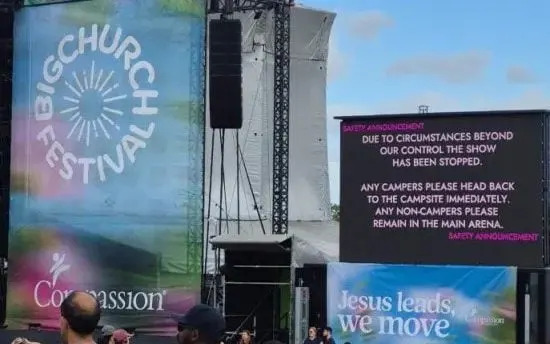 Tragedija na Big Church Festivalu: Muškarac (41) poginuo kada se veliki znak srušio, festival otkazan