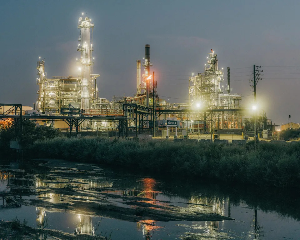 Dok Kolorado Gori: Pred Vrhovnim Sudom Tužba Protiv Exxon Mobil I Suncor — Da Li Će Naftaši Plaćati Štetu?