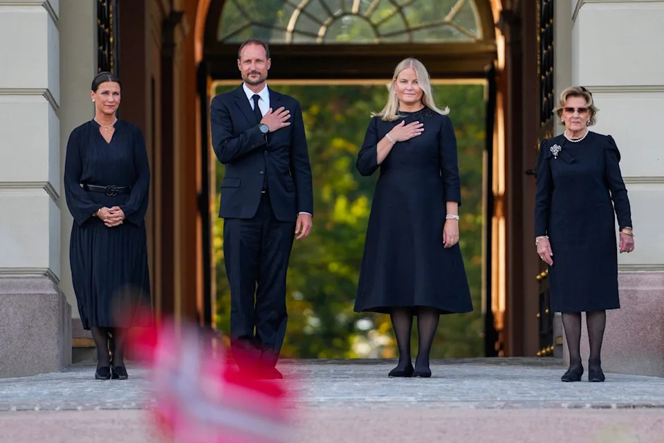 Kralj Haakon VIII Položio Zakletvu, A Kraljica Mette‑Marit Hospitalizovana Posle Komplikacija