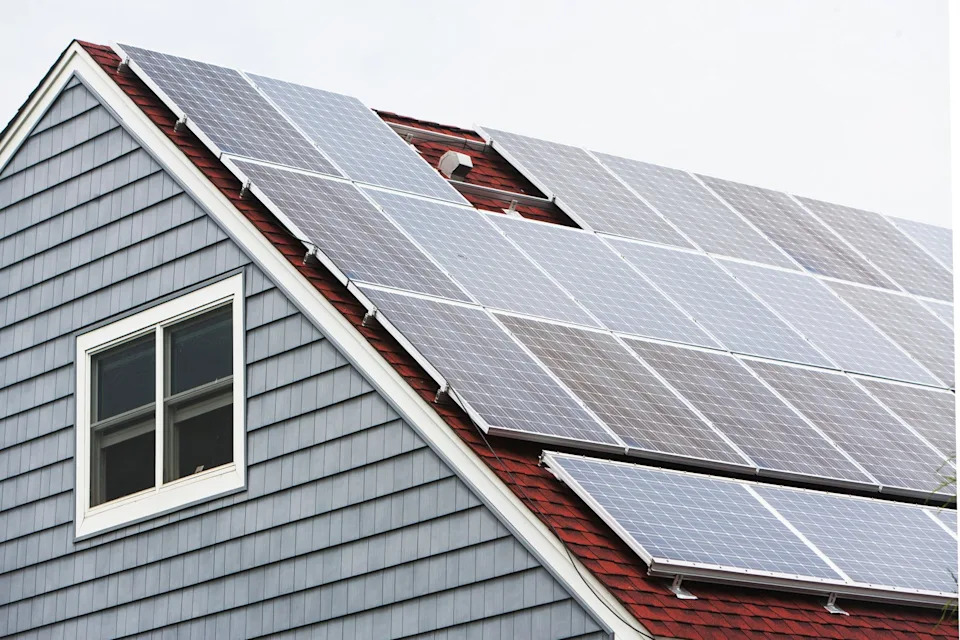 Nju Džersi Legalizuje Plug‑In Solar — Bezbednosni Standardi Još Zaostaju
