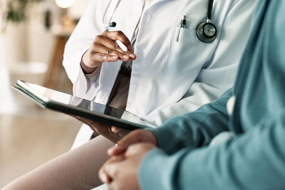 Šestogodišnjak Najverovatnije Preminuo Zbog Skorbuta: Koroner Navodi Tešku Insuficijenciju Vitamina C