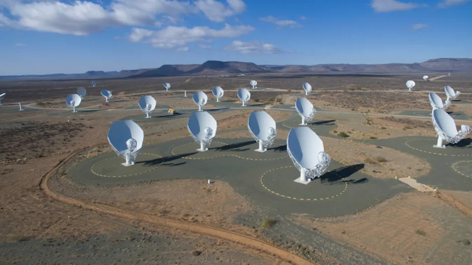 MeerKAT Detektovao 21‑cm Signal Vodonika Star 4–5 Milijardi Godina — Novi Alat Za Mapiranje Svemira
