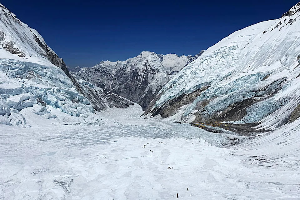 Mokraća planinara topi stotine tona leda na Everestu: studija otkriva 155 tona uticaja