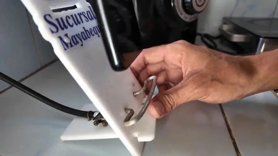 How Cubans Are Turning DIY Ingenuity Into Power: From Solar Tricycles to Charcoal-Pasteurized Milk