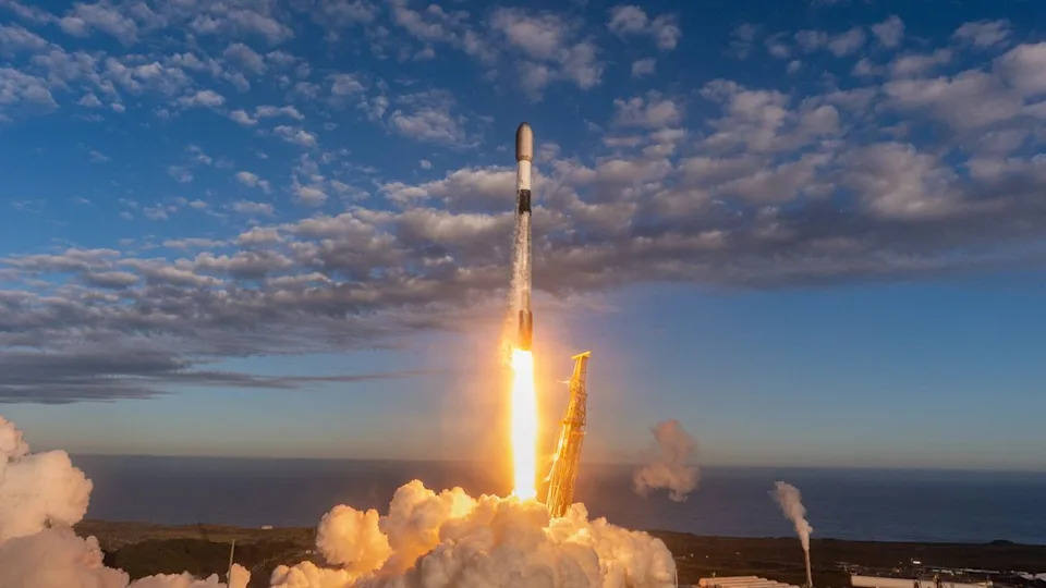 SpaceX Lansirao 27 Starlink Satelita — Booster B1088 Sleteo Na Dron‑Brod 