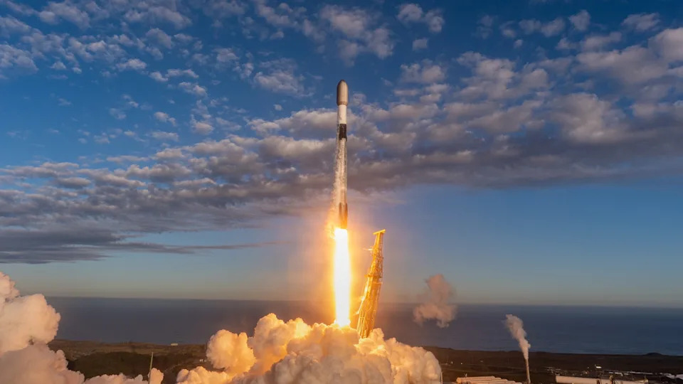 SpaceX Lansirao 27 Starlink Satelita — Booster B1088 Sleteo Na Dron‑Brod 