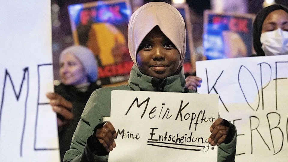 U Austriji Na Snazi Zabrana Islamskih Marama Za Devojčice Mlađe Od 14 Godina — Spor I Pravni Izazovi