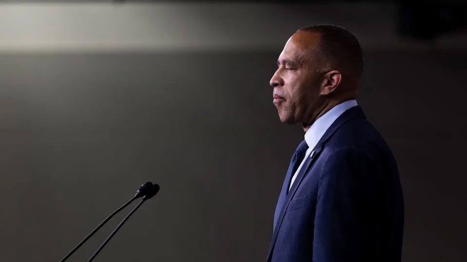 Progressive Surge Puts Pressure on Hakeem Jeffries — New Left-Wing Lawmakers Withhold Support, Demand Policy Wins