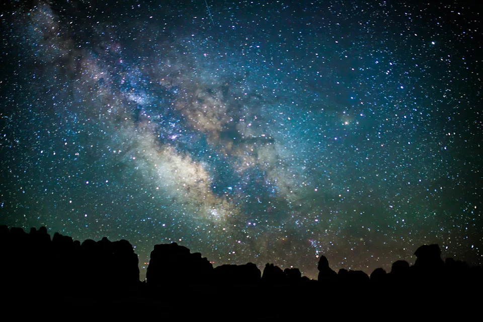 How Many Stars Are There in the Universe? — A Simple Guide to 200 Sextillion Suns