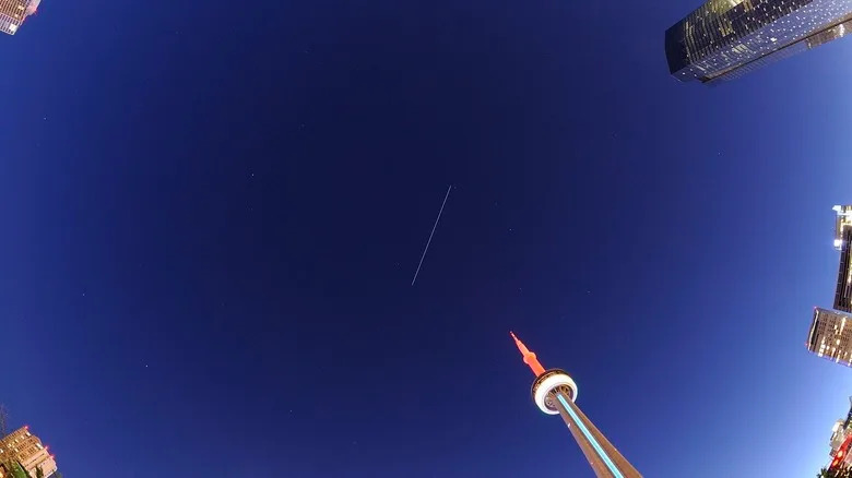 Šta se događa sa ISS-om svakih 90 minuta? Brzina, veličina i opasnost od krhotina