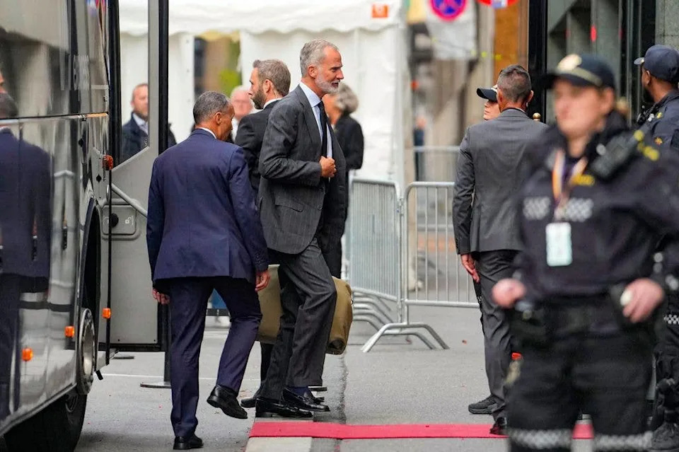 Kralj Felipe Predvodi Dolaske Kraljevskih Porodica U Oslo Pred Sahranu Kralja Haralda V