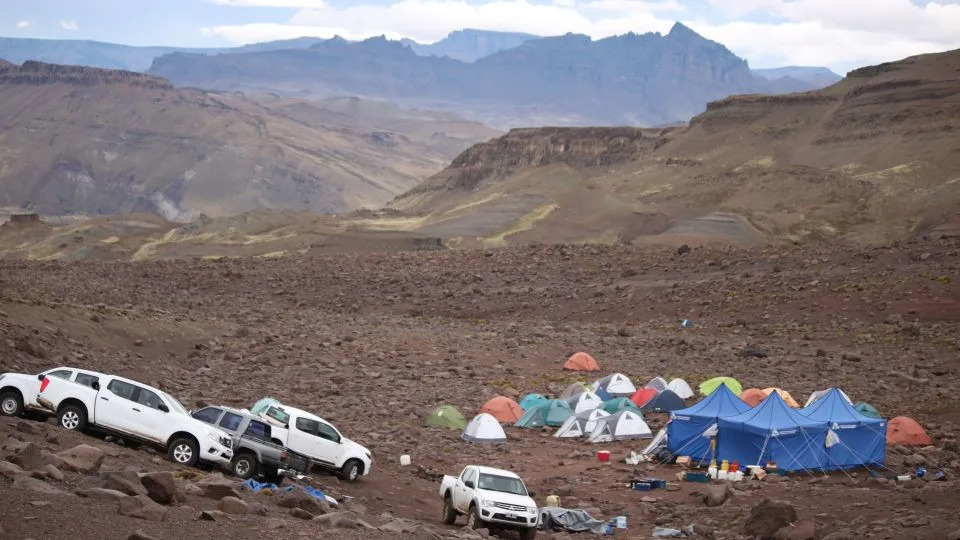 Photo: crbcnews.com Giant Titanosaurs Nested Far From the Equator — 255 Eggshell Fragments Reveal Clever Mound-Nesting Strategy