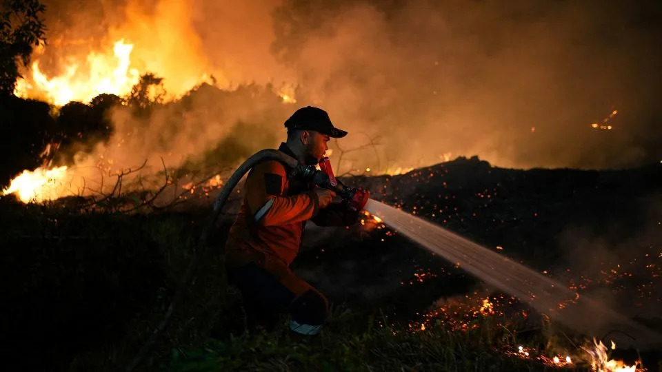 Super El Niño Ponovo Pogoršava Požare U Indoneziji — Gust Dim, Uništene Močvare I Milioni Tona Ugljenika