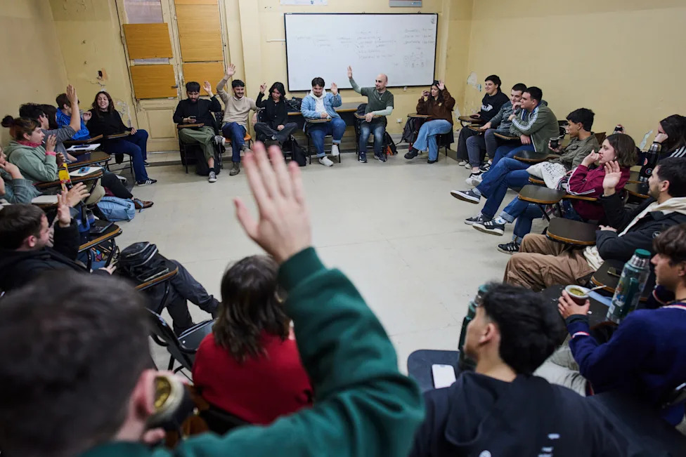 Ballooning Debt Among Young Argentines Tests Milei's Grip Ahead of 2027