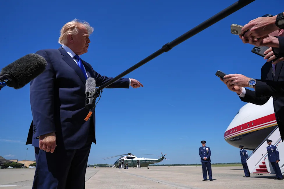 Trump’s Air Force One Briefly Delayed After Emergency Slide Deploys on Qatar-Gifted Jet