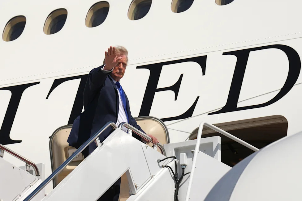 Trump’s Air Force One Briefly Delayed After Emergency Slide Deploys on Qatar-Gifted Jet