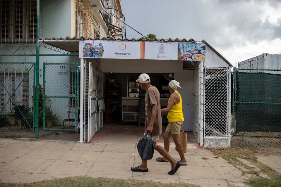 From Pizza Ovens to Trader Joe’s: Why Cuban Dried Mangoes Are Struggling To Reach U.S. Shelves