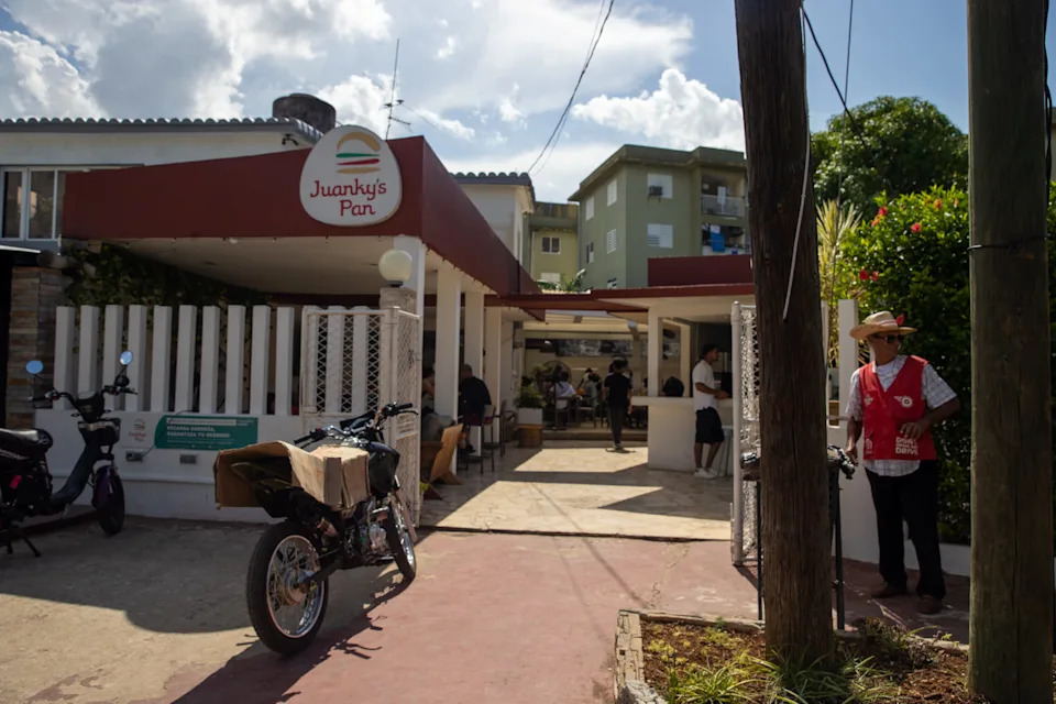 From Pizza Ovens to Trader Joe’s: Why Cuban Dried Mangoes Are Struggling To Reach U.S. Shelves