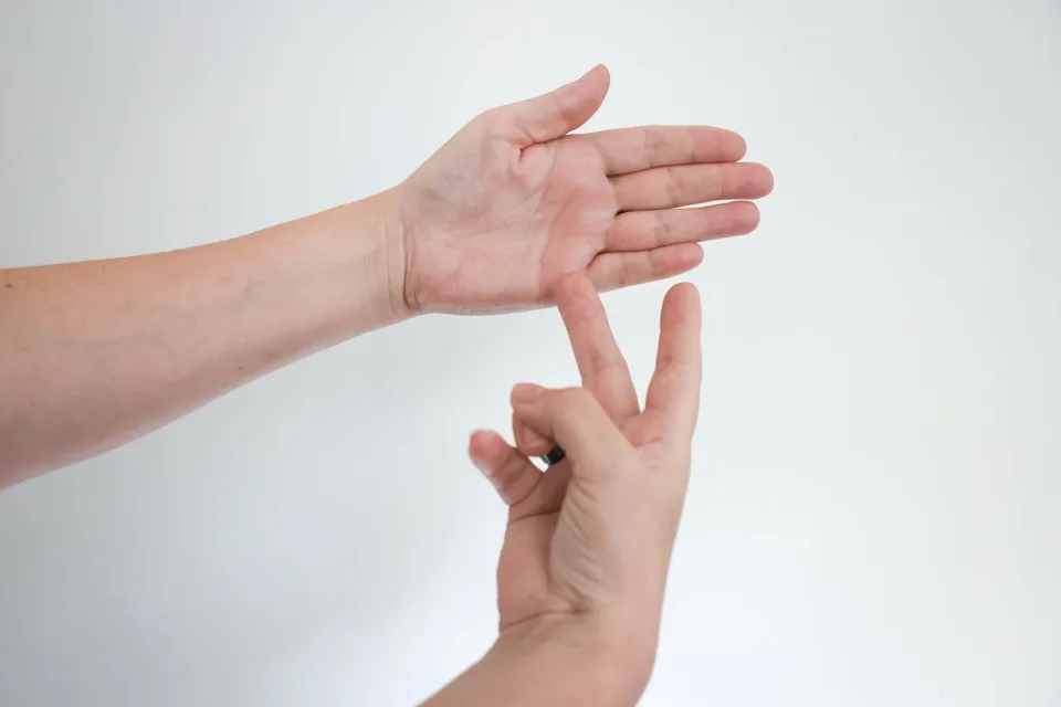 Deaf Interpreters Add ASL Overlays to Dozens of Netflix Kids’ Titles — A Behind-the-Scenes Look