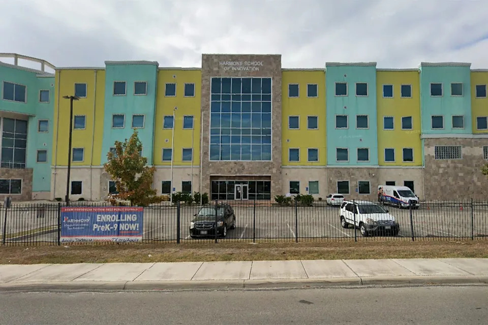 Four San Antonio Students Hospitalized After Eating Suspected THC Gummies; Investigation Underway