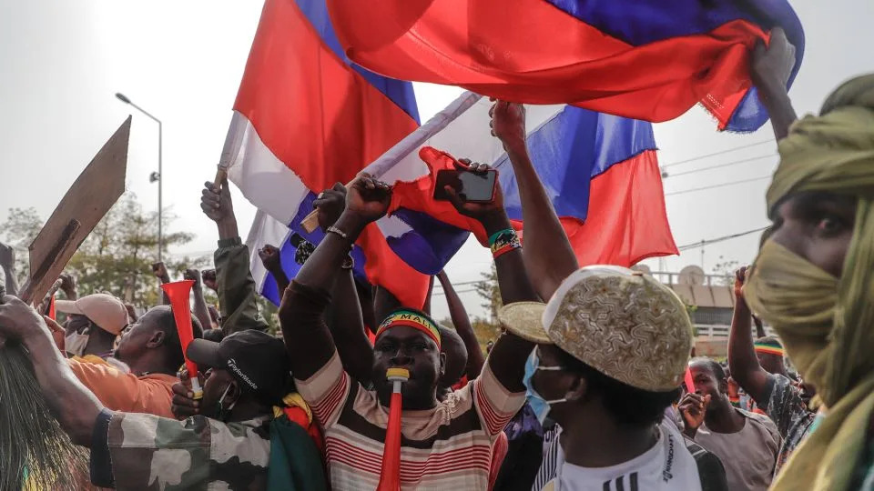 Ukrajina Protiv Rusije I U Pustinji Afrike: Dronovi, Specijalci I Novi Globalni Front