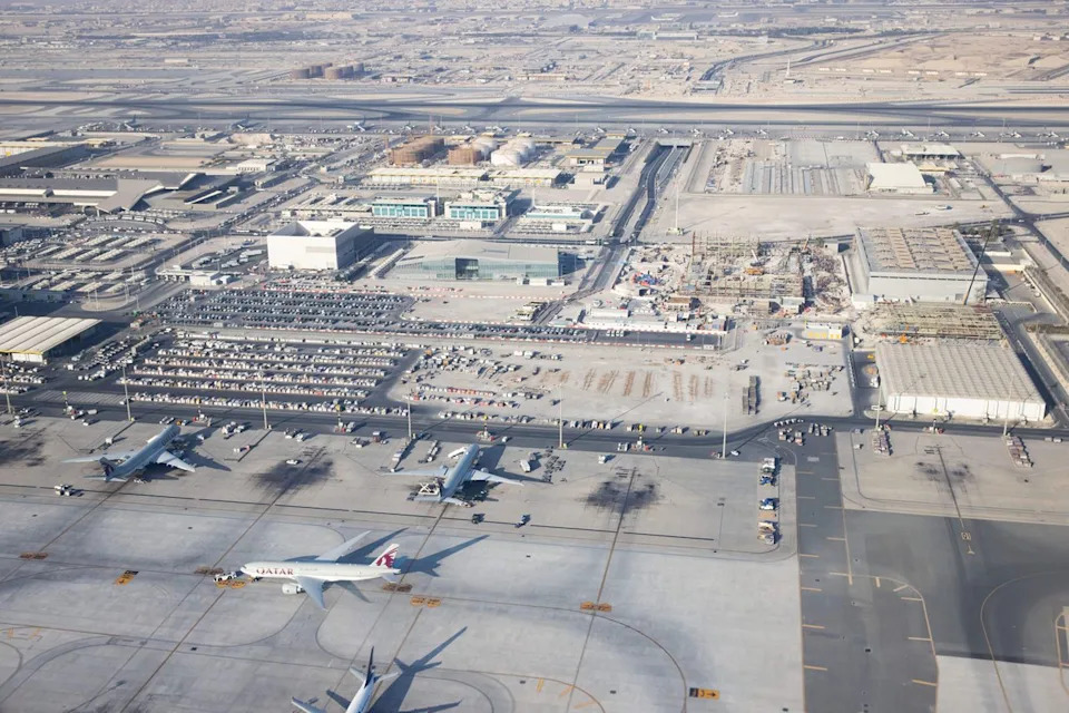 ‘Terrifying’ In-Flight Struggle: Two Men Restrained With Cable Ties After Alleged Gun Threat on Melbourne–Doha Flight