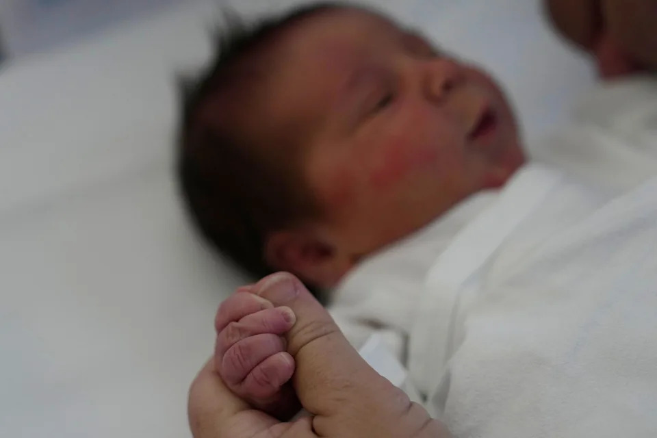 Greek Couple Welcomes Daughter From 22‑Year‑Old Frozen Embryo After Racing IVF Age Cutoff
