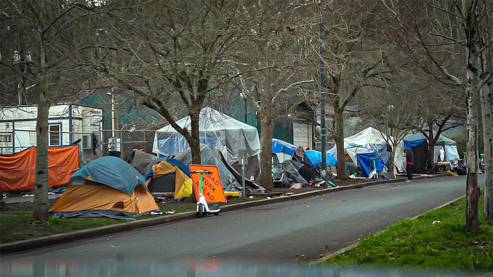 Seattle Small-Business Owner Warns: Open-Air Drug Use and Slow 911 Response Threaten Local Shops