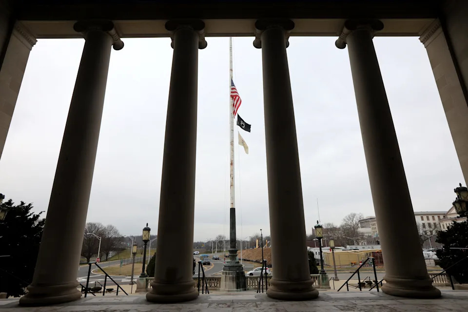 Nationwide Slide: Trump Approval Falls to 34% as 60% Disapprove — State Ratings Drop Ahead of Midterms