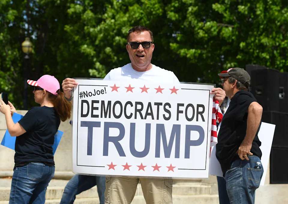 Nationwide Slide: Trump Approval Falls to 34% as 60% Disapprove — State Ratings Drop Ahead of Midterms