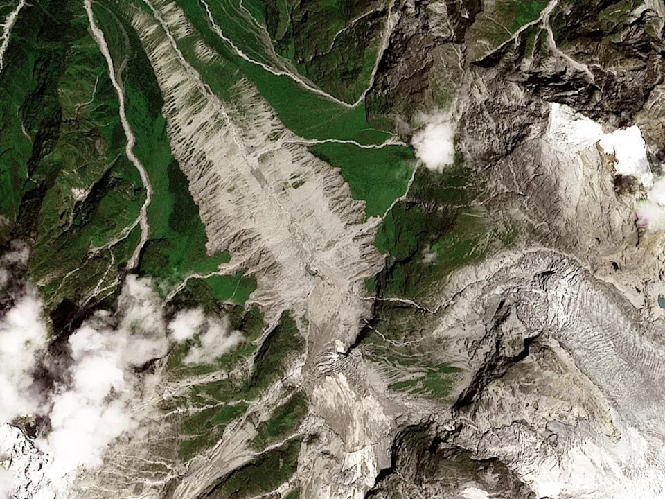 Ice‑Rock Avalanche, Not Dam Failure: How the Langtang Collapse Triggered the Deadly China–Nepal Floods